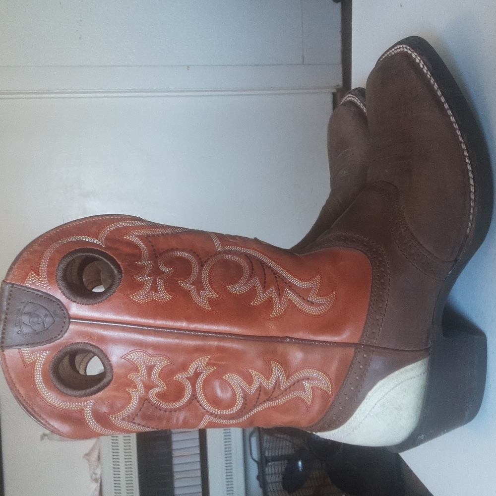 Ariat Women's Color Blocked " Fatbaby Style " Square Toe Western Boots Sz 7D